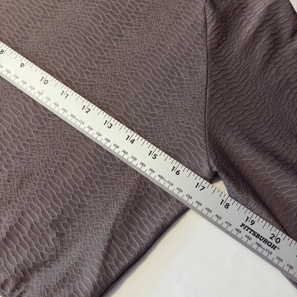 Move Theology Women’s Athletic Long Sleeve Top - Picture 7 of 10